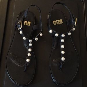 Ono sandals
